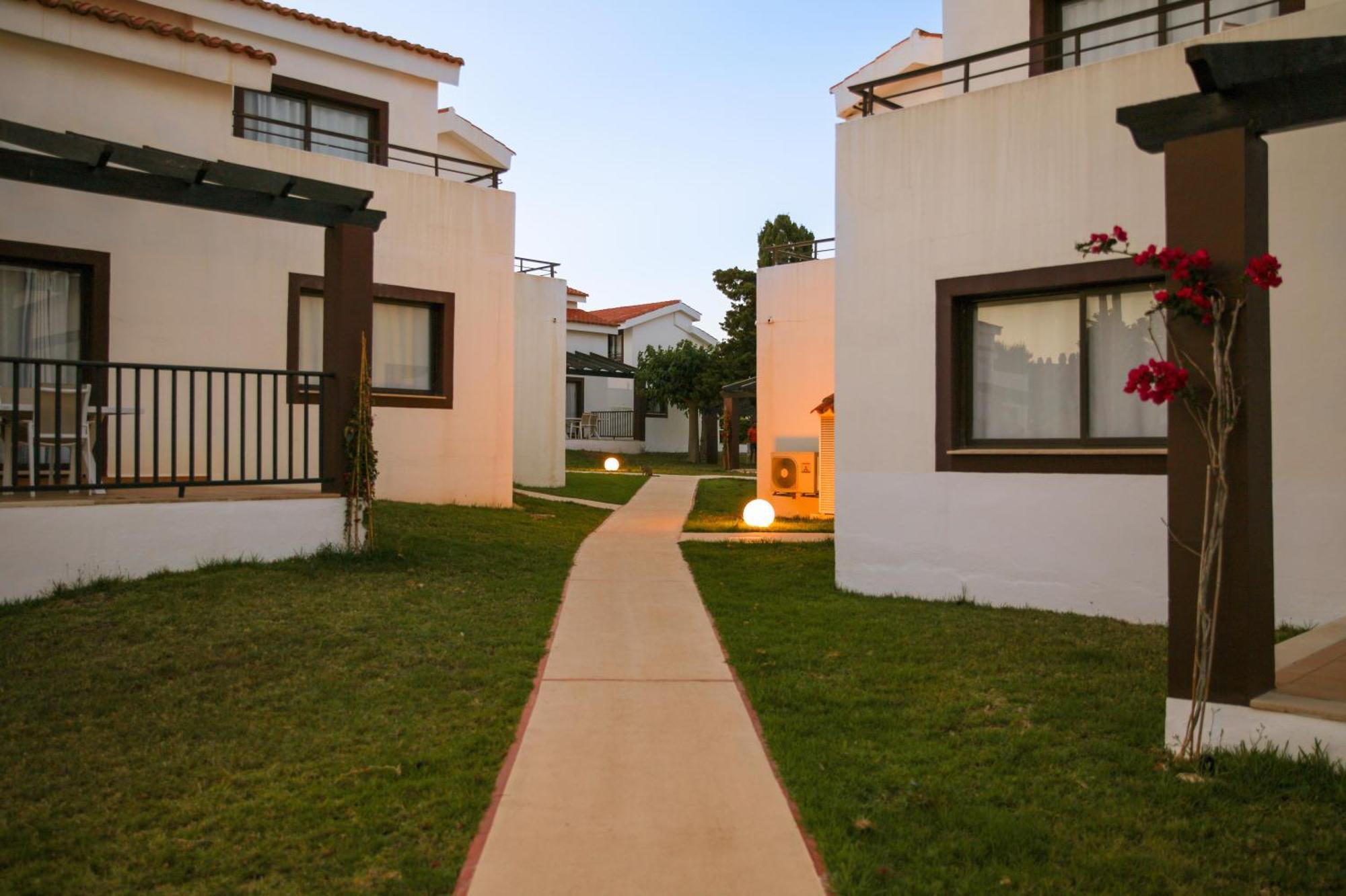 Nuramar Resort&Villas Cala'N Bosch  Exterior foto
